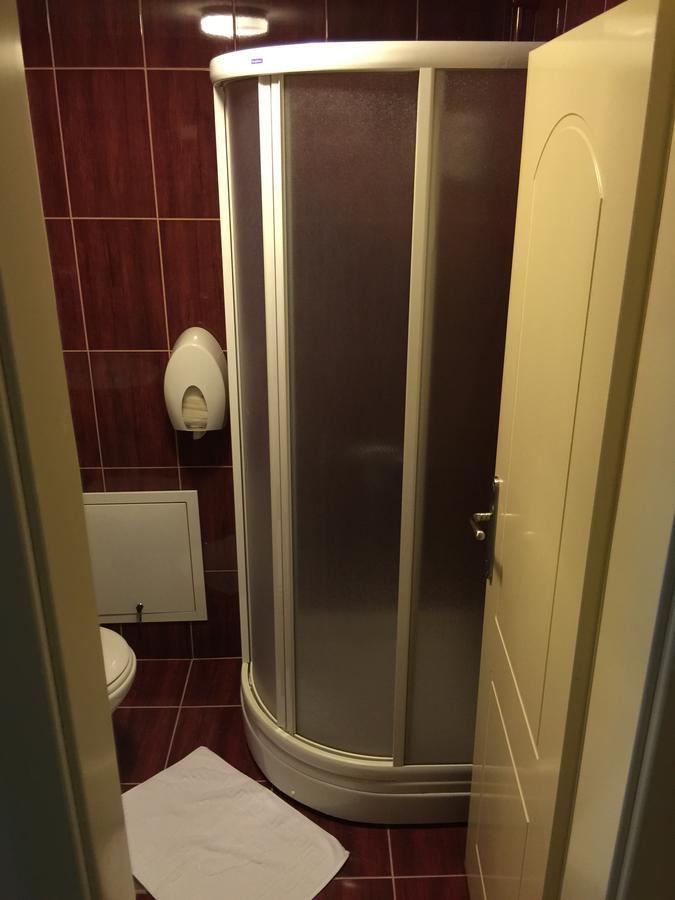 Raška Bed & Breakfast Karavan מראה חיצוני תמונה