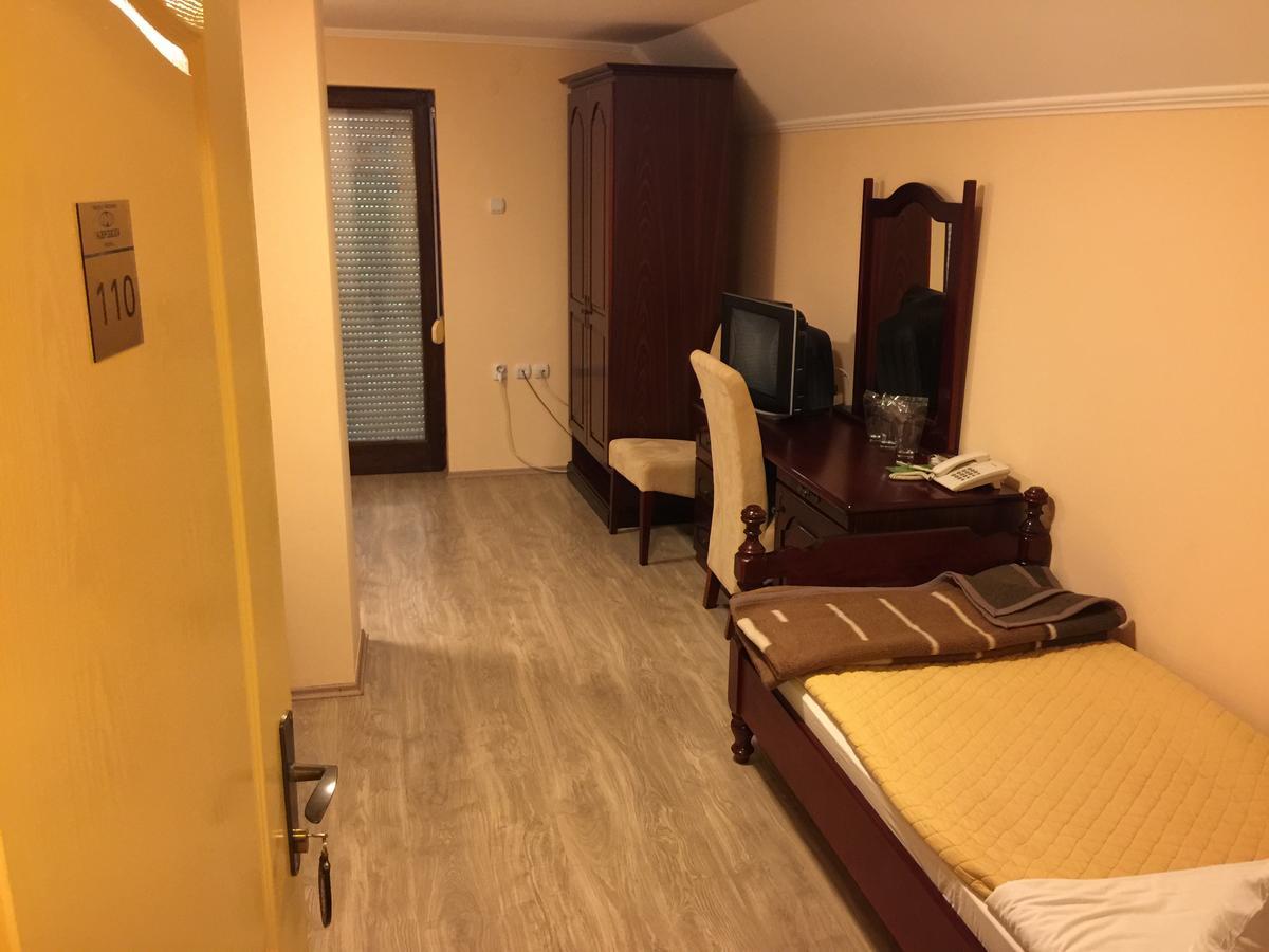 Raška Bed & Breakfast Karavan חדר תמונה